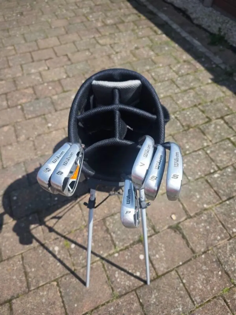 Wilson golf bag and irons - Image 3