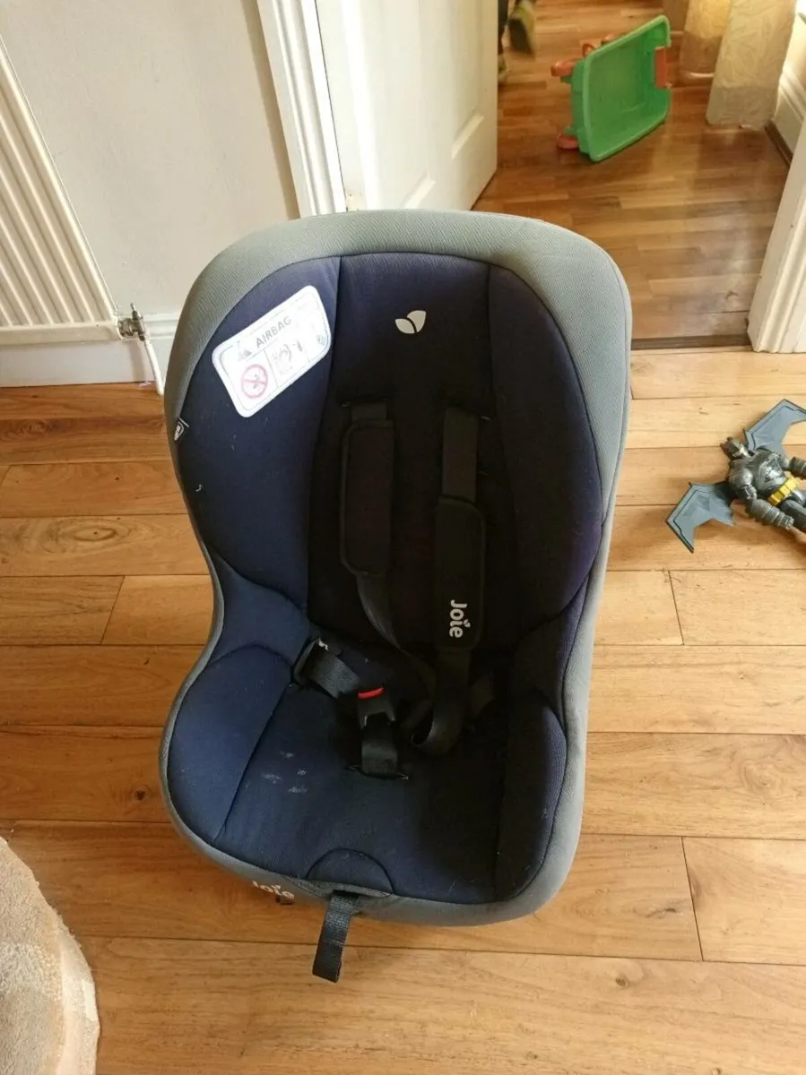 Car seat - Image 1