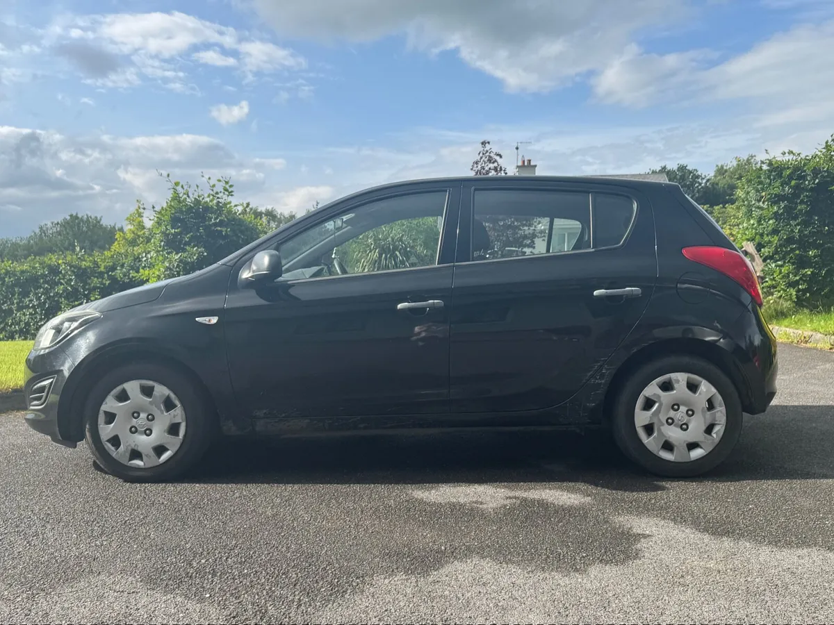 Hyundai i20 2013 - Image 2