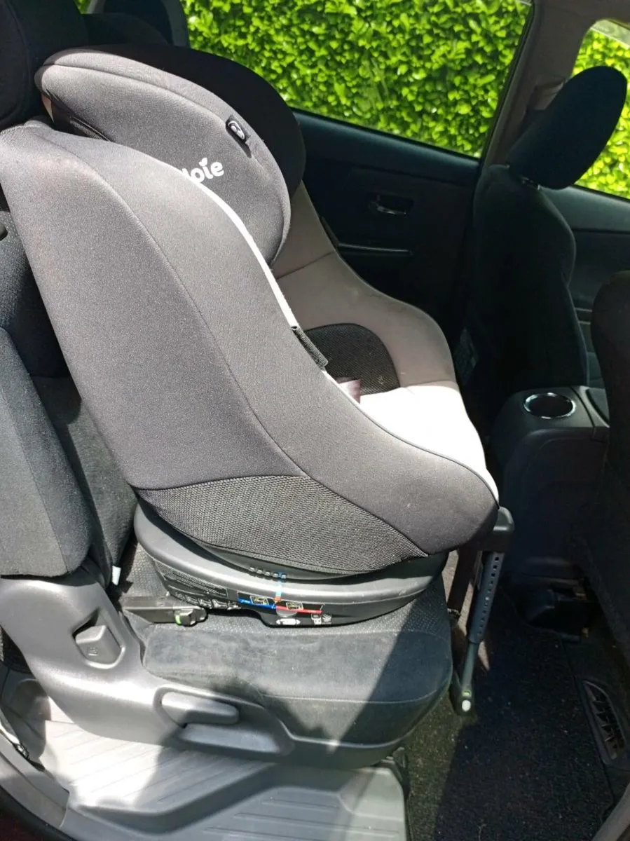 Car Seat - Image 1