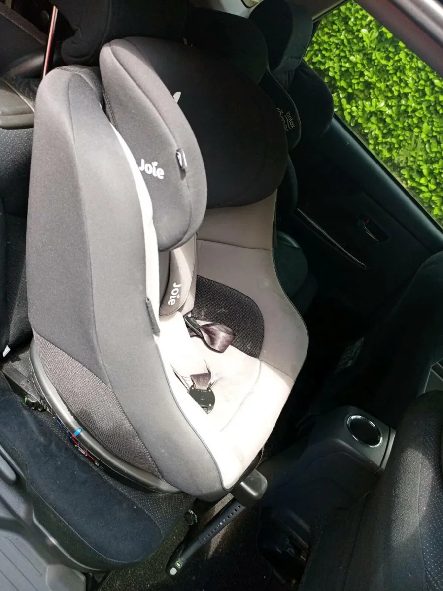 Car Seat - Image 2