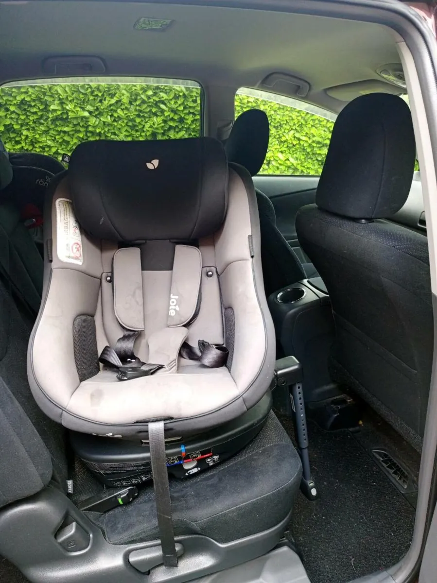 Car Seat - Image 3