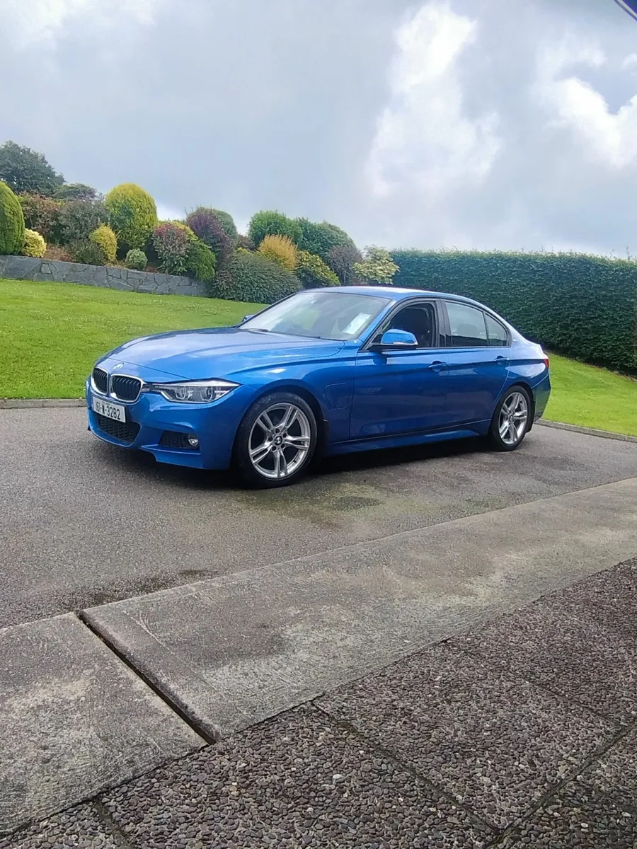 BMW 330e MSport  Hybrid 2016 - Image 2