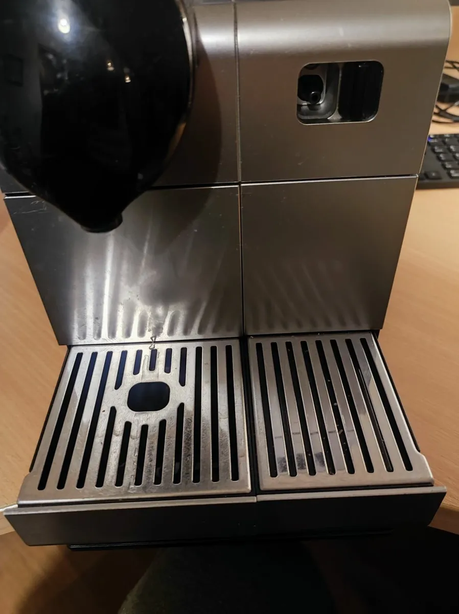 Coffee machine De’Longhi Lattissima+ EN 520.SL - Image 1
