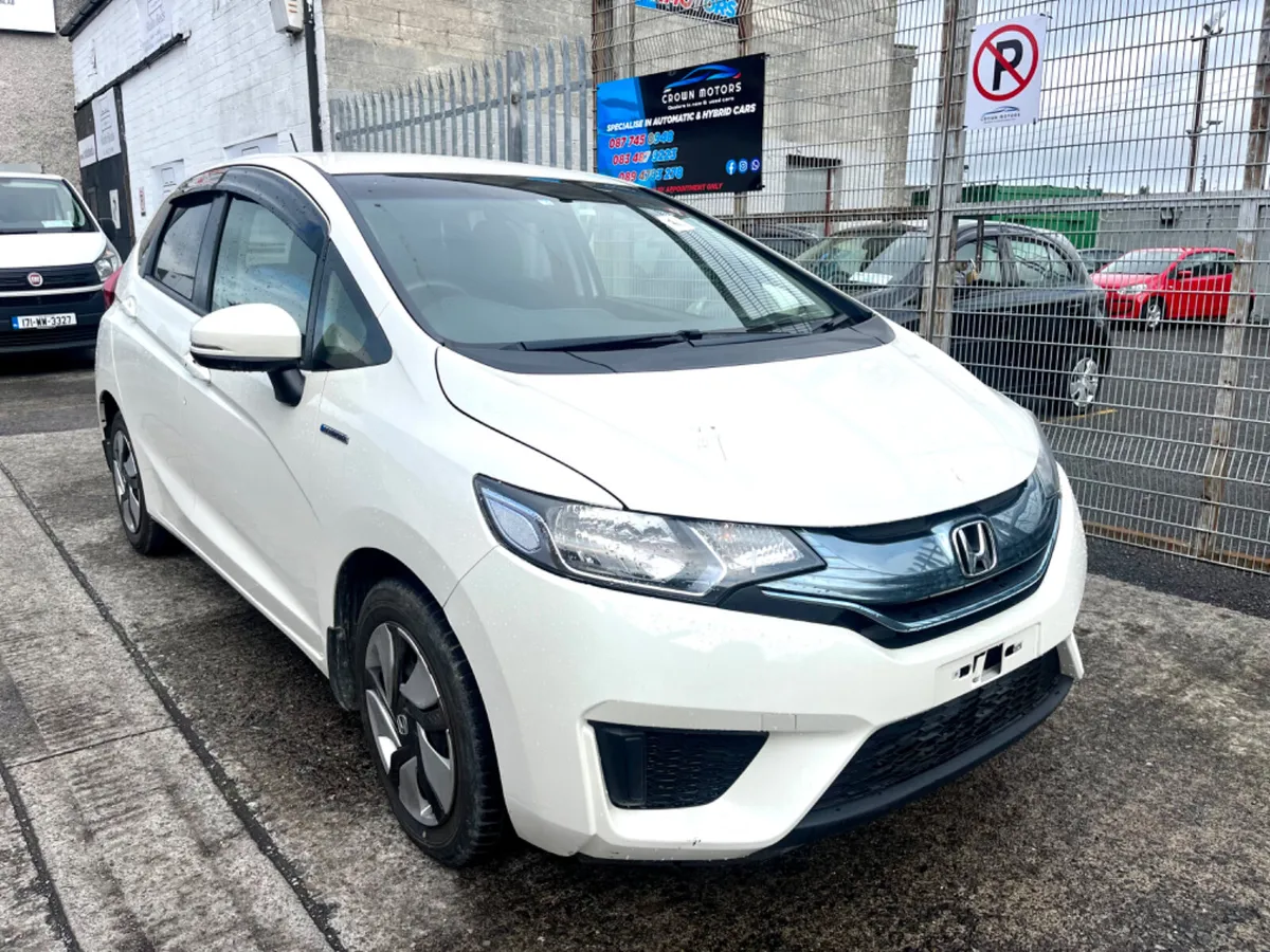 Honda fit 2014  hybrid Automatic - Image 4