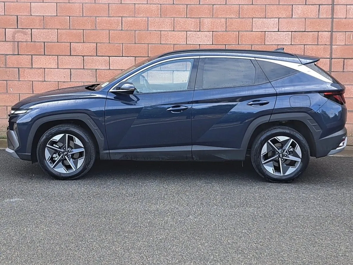 Hyundai Tucson Executive Model 1.6 Diesel. - Image 3