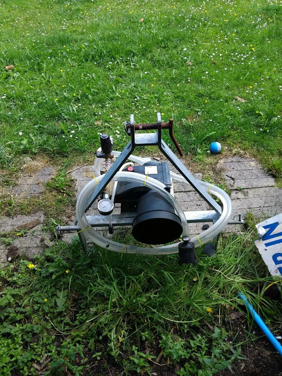Tractor powerwasher - Image 1
