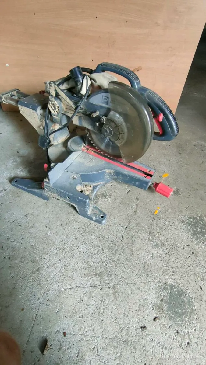 Miter saw - Image 1