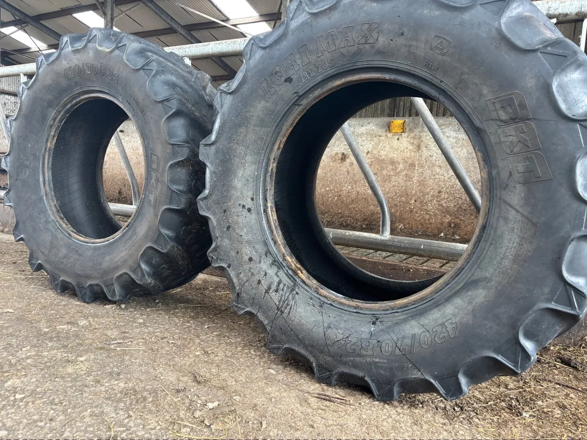 Tractor tyres - Image 1