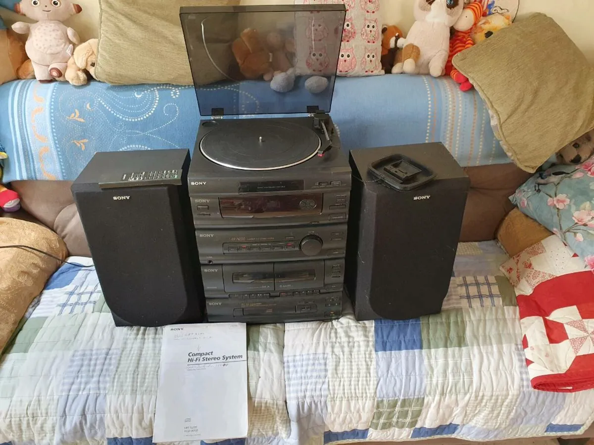 Sony compact hi.fi stereo system - Image 1