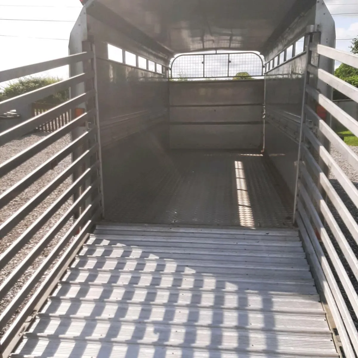 Immaculate Cattle trailer - Image 4