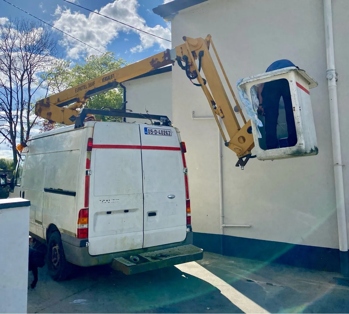 2005 Ford Transit Cherry picker Hoist van - Image 1