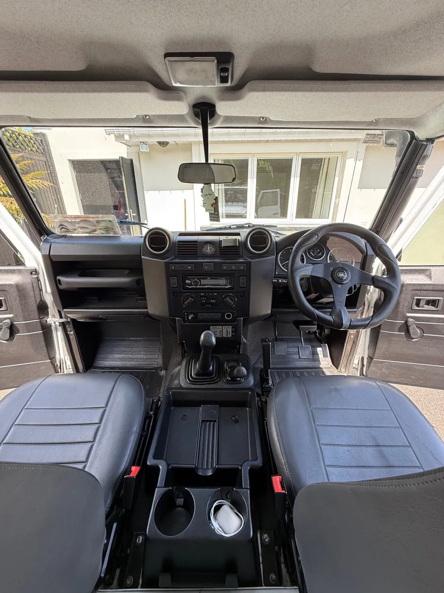 Land Rover Defender 2014 - Image 3