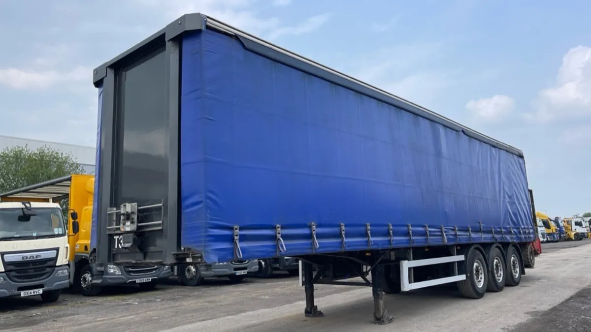 SDC 12.2 Meter Curtainsider & LoadMack Mounty Fork - Image 3