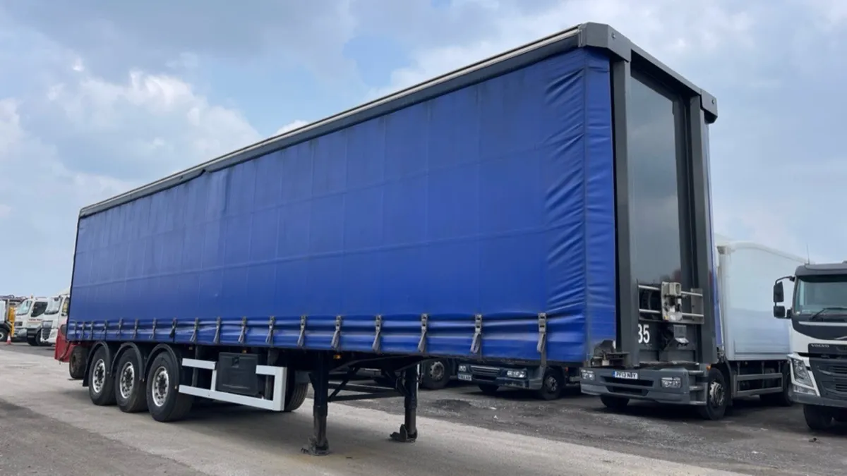 SDC 12.2 Meter Curtainsider & LoadMack Mounty Fork - Image 4
