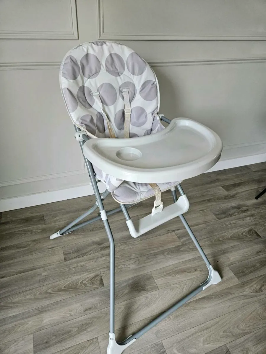 High chair - Image 1