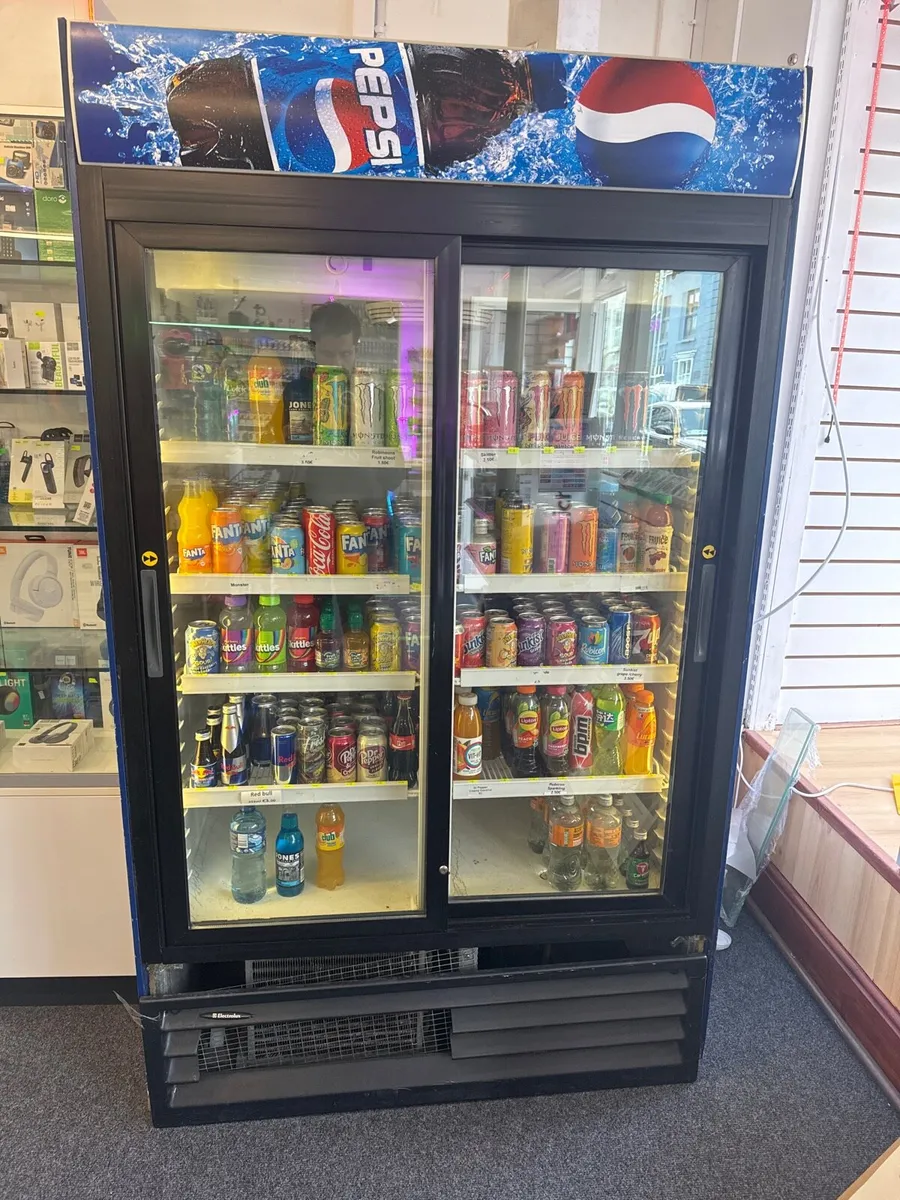 Commercial Double door fridge for drinks - Image 1