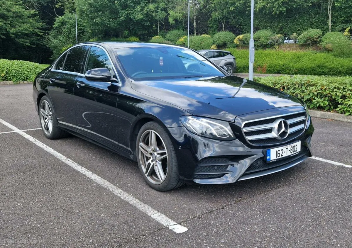 Mercedes-Benz E220 AMG - Image 2