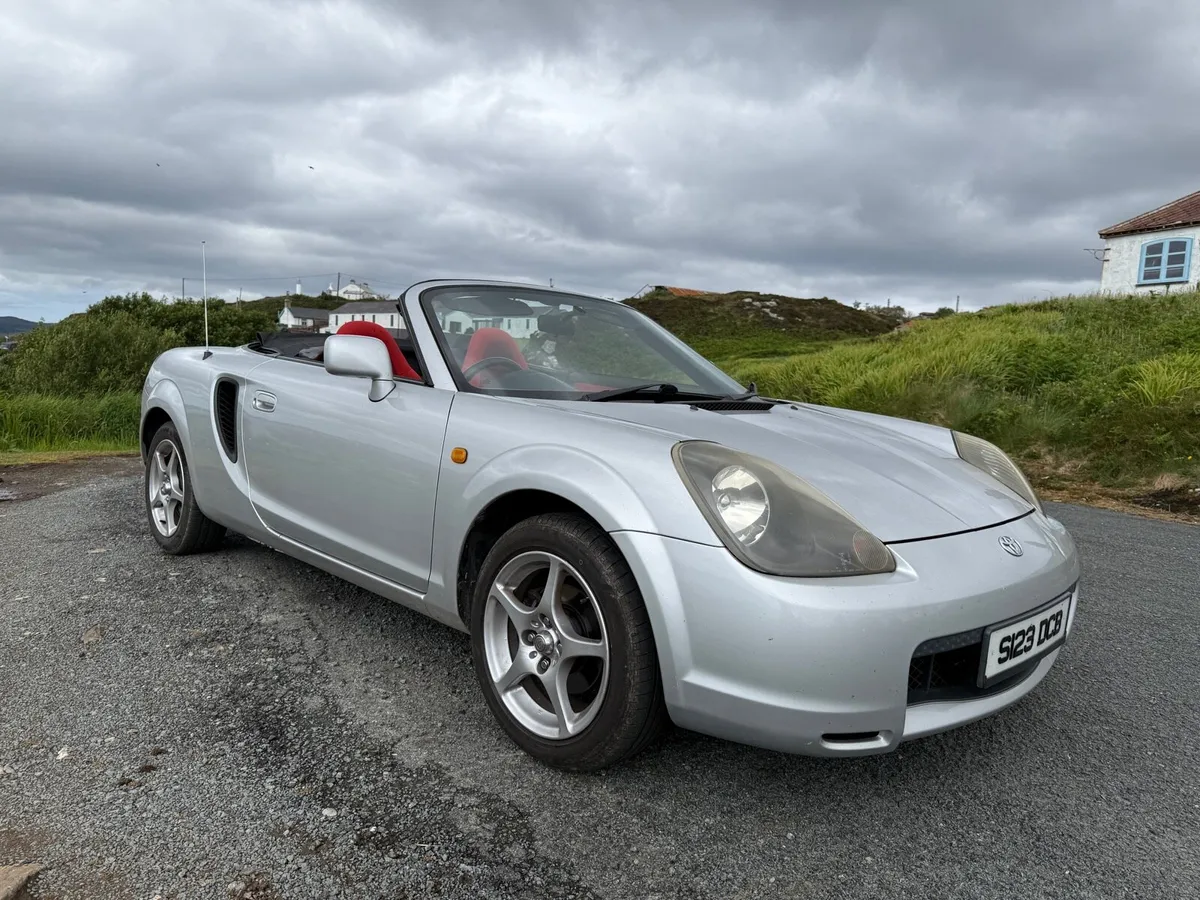 2000 Toyota MR2 Roadster (Red Interior) - Image 3