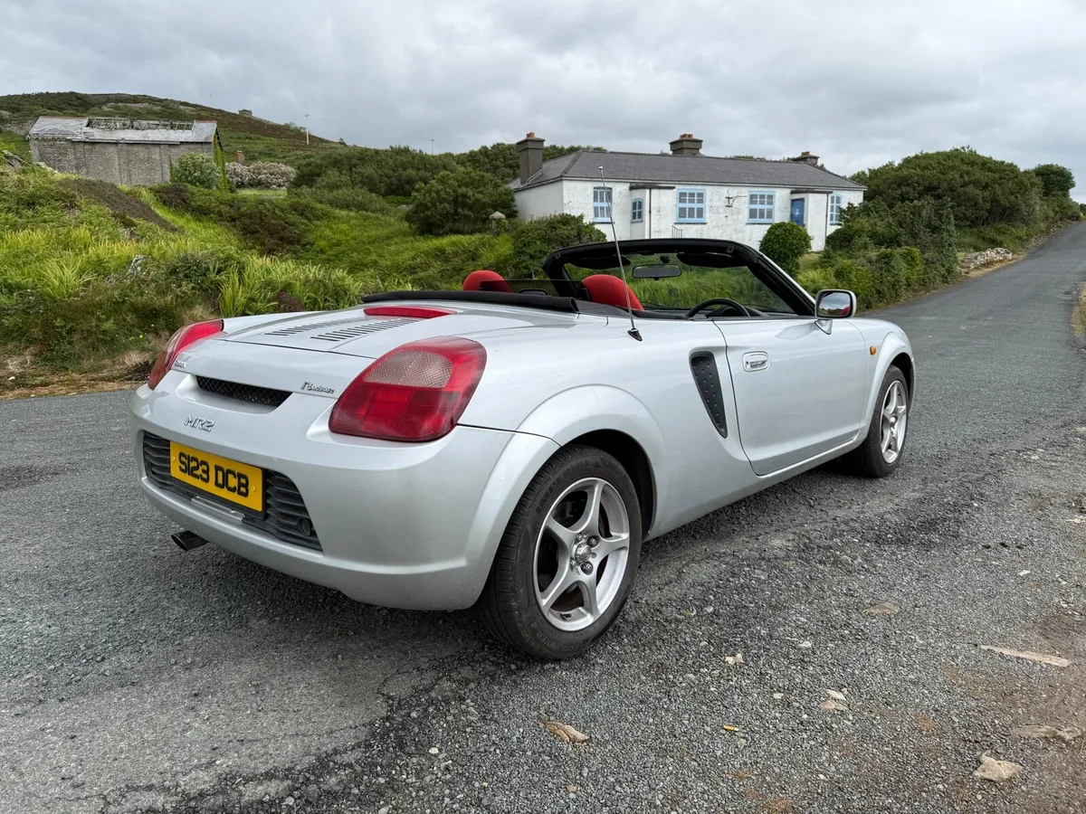 2000 Toyota MR2 Roadster (Red Interior) - Image 4