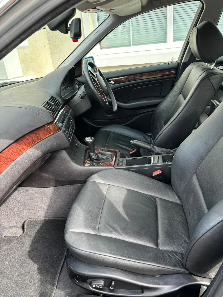 BMW 3-Series 2004, MOTd to Feb 2026 - Image 4