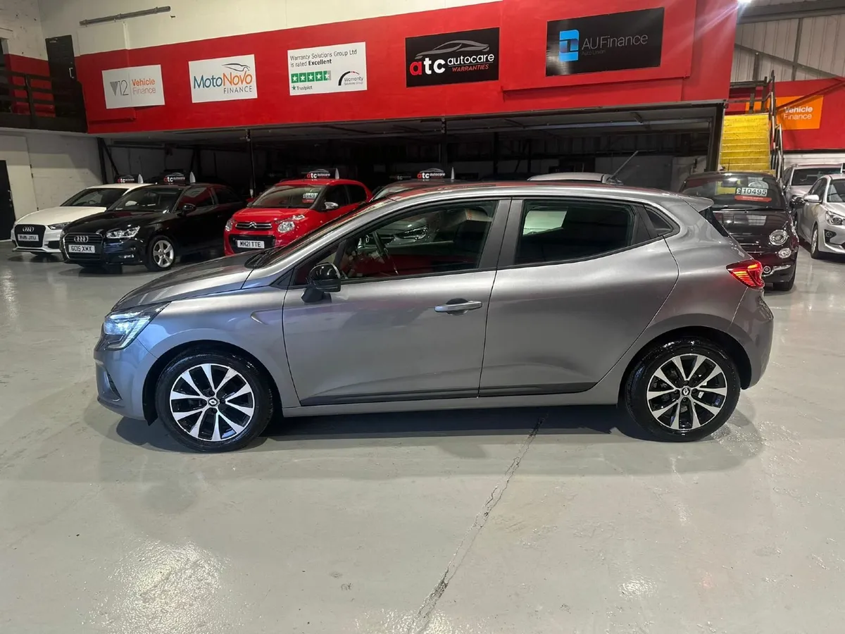 2023 Renault Clio 1.0 TCe Evolution - Image 2