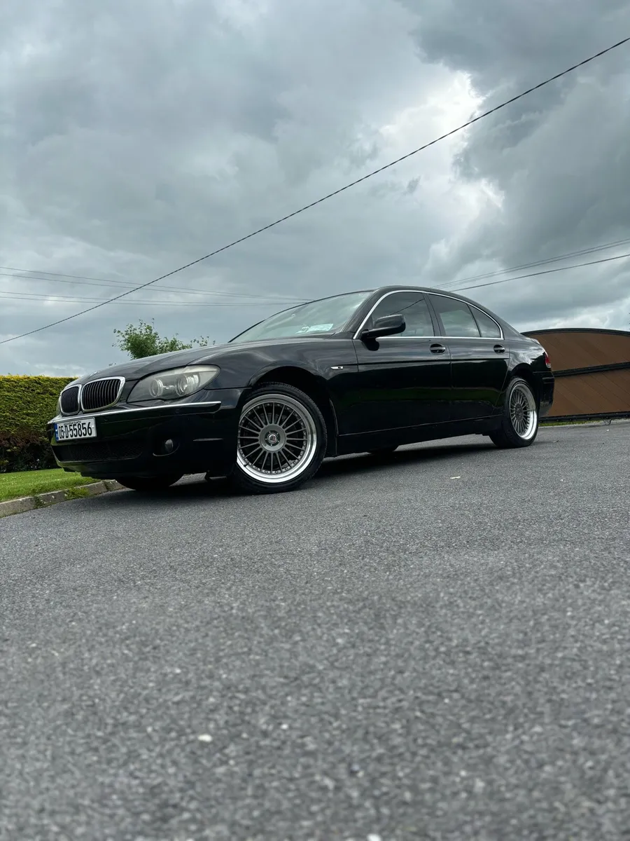 2005 BMW 730i - Fantastic condition only 60k miles - Image 2