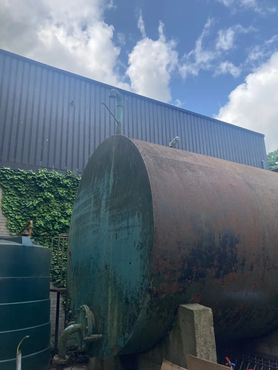 Oil tank - Image 4