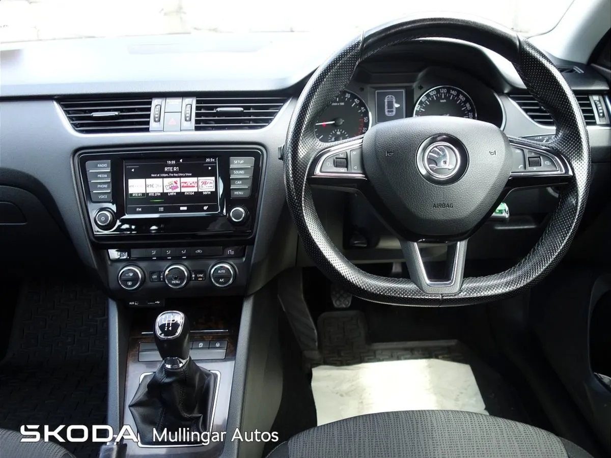 Skoda Octavia Combi Style 1.6tdi 110HP - Image 2