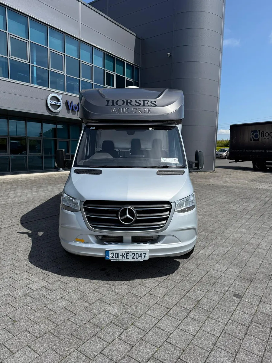 Mercedes Horse Box - Image 2