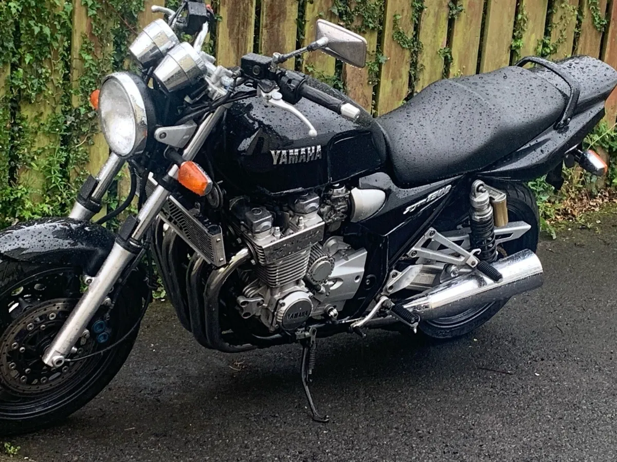 Yamaha xjr - Image 4
