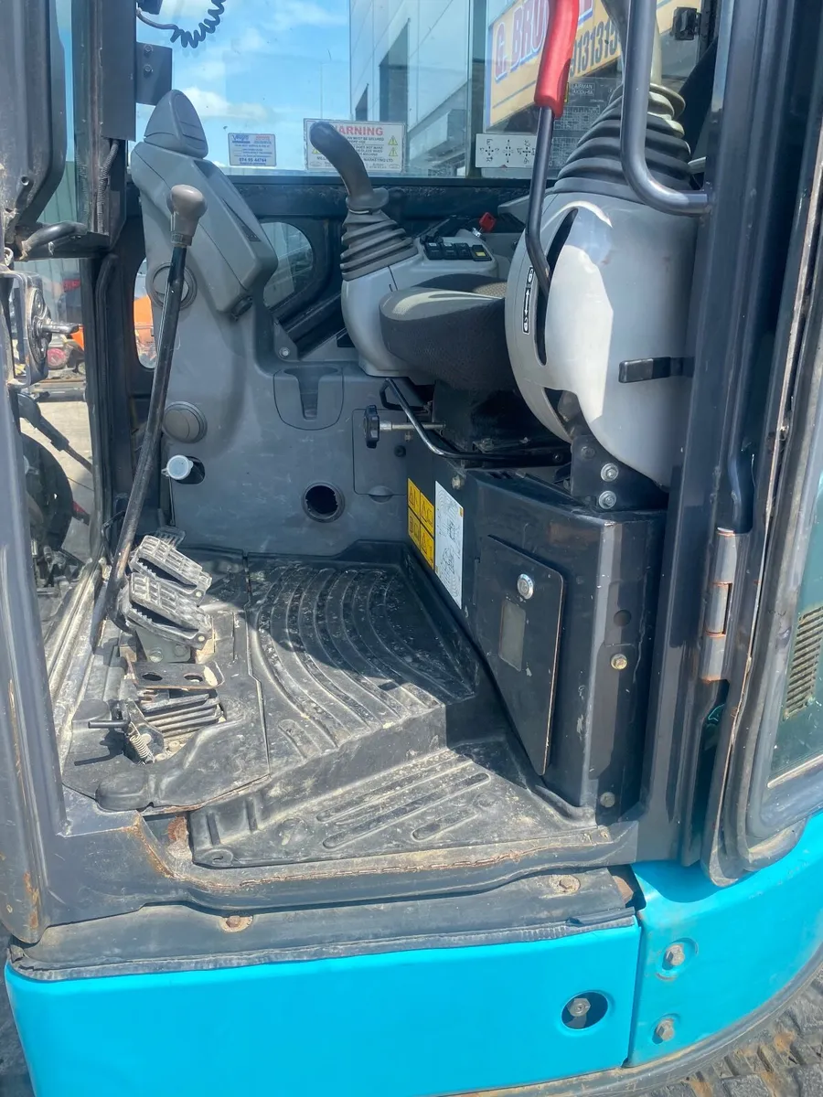 Airman ax33u mini digger - Image 2