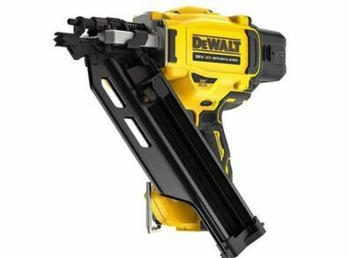 DeWalt DCN930N 18V XR 1st Fix Framing Nail Gun