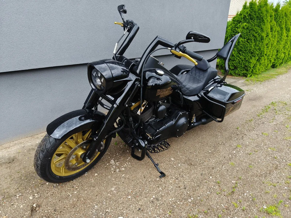HARLEY  DAVIDSON ROAD KING 👑 - Image 1