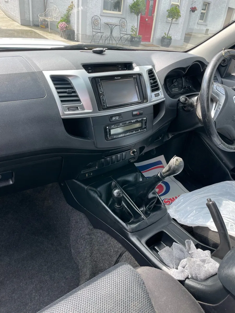 Toyota hilux no vat - Image 4