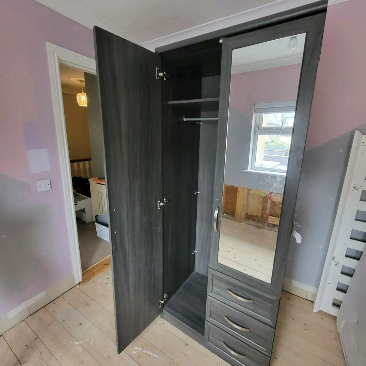 Waldrobe and kitchen electrics - Image 4
