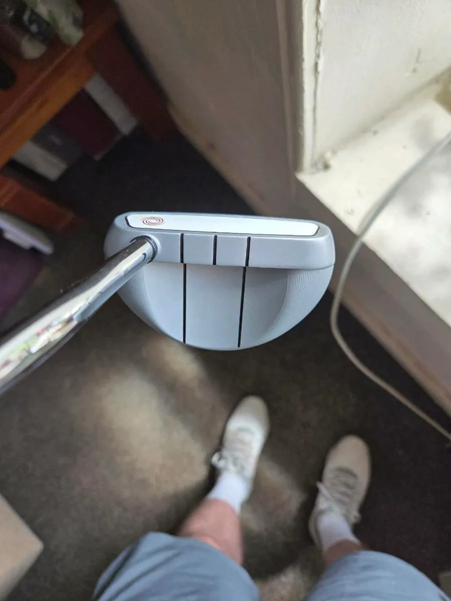 Odyssey White Hot OG Rossie Putter - Image 4
