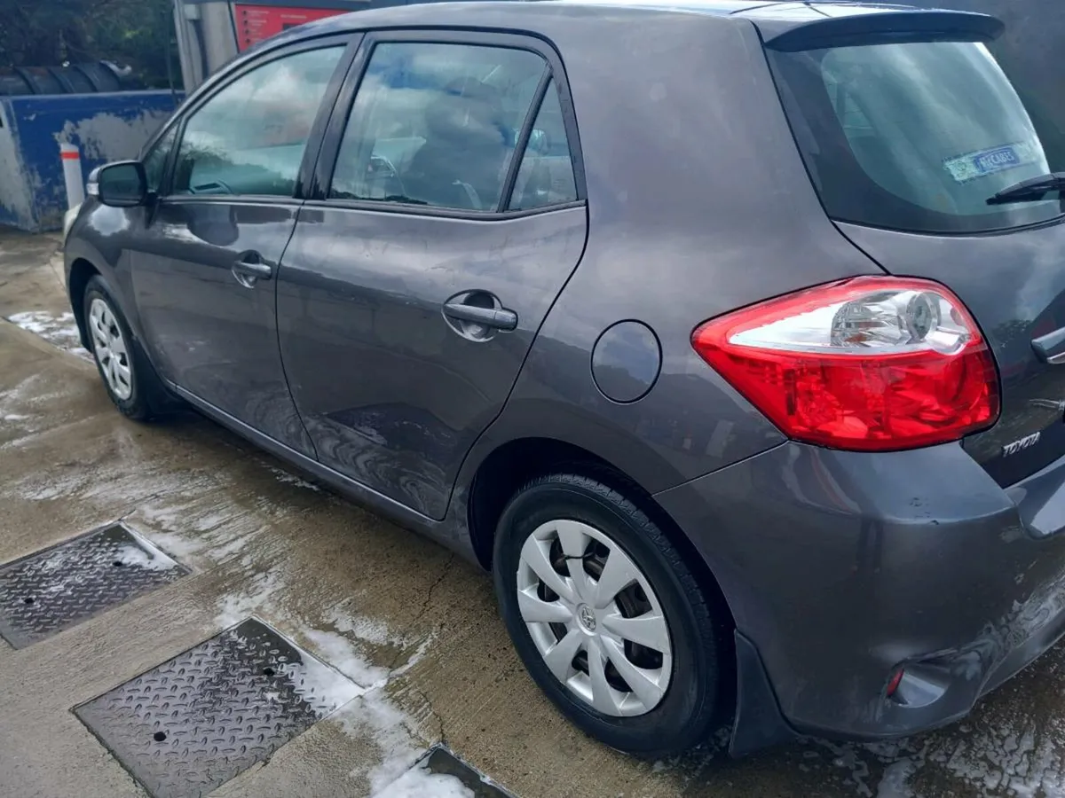 Car - Image 2