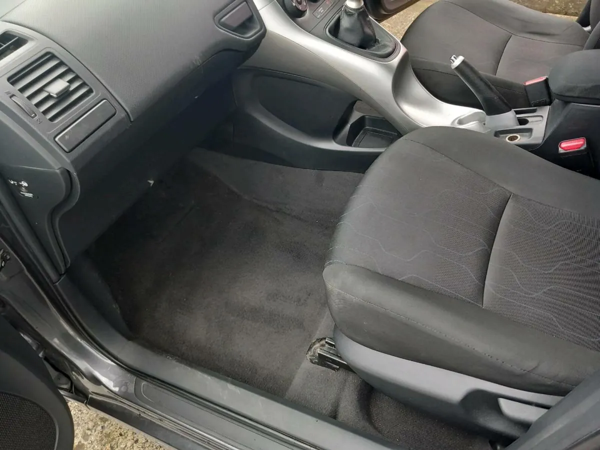Car - Image 3