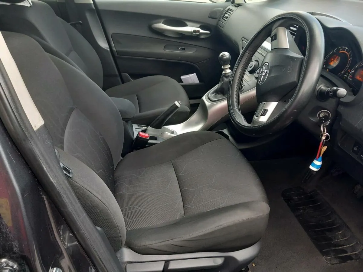 Car - Image 4