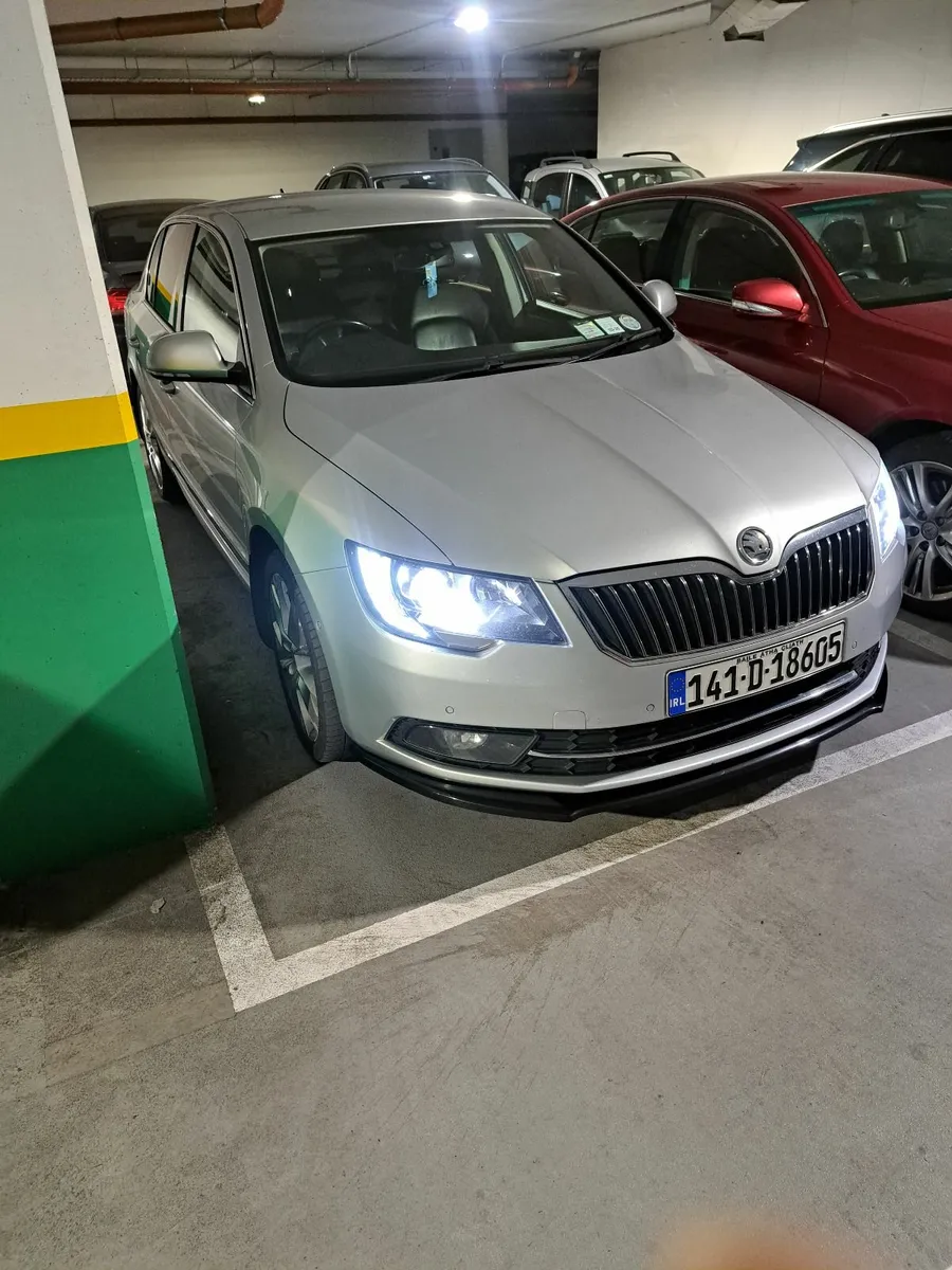 Skoda Superb 2014 - Image 1