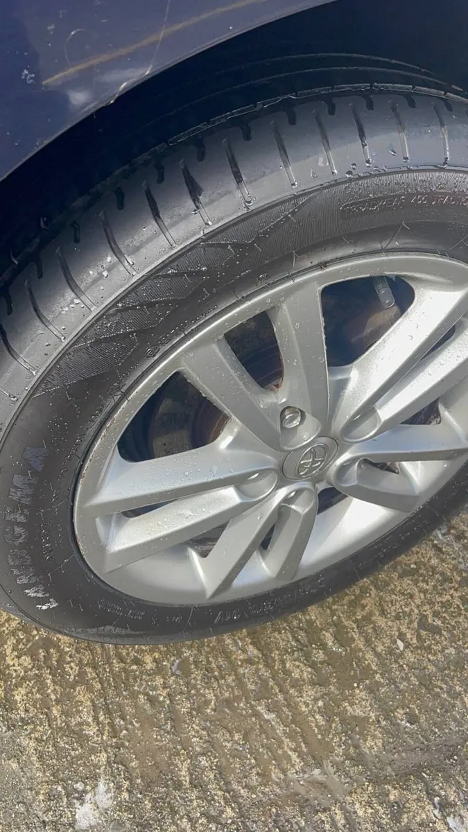 Toyota Auris 2009 - Image 4