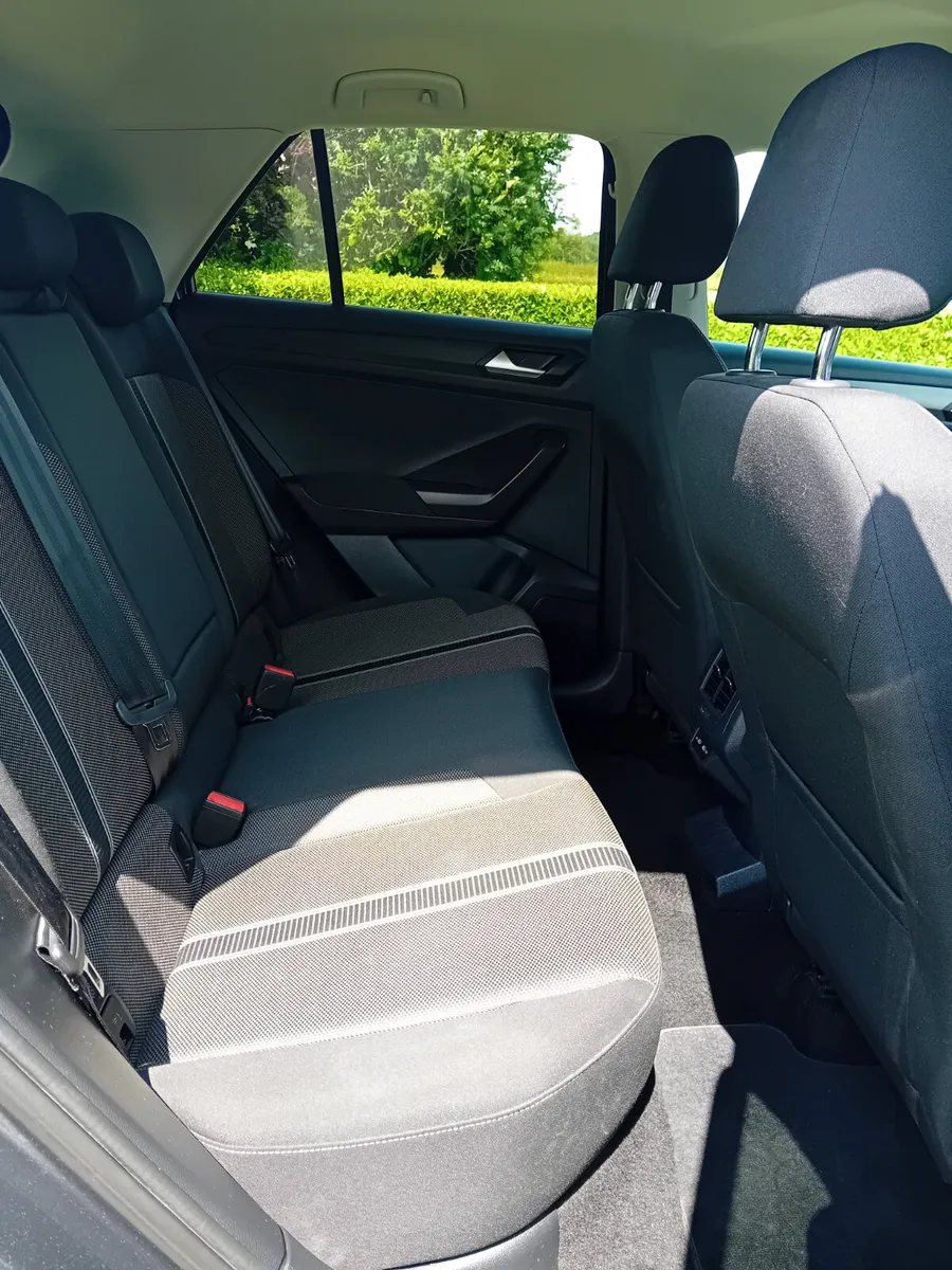 Volkswagen T-Roc 2021 - Image 4