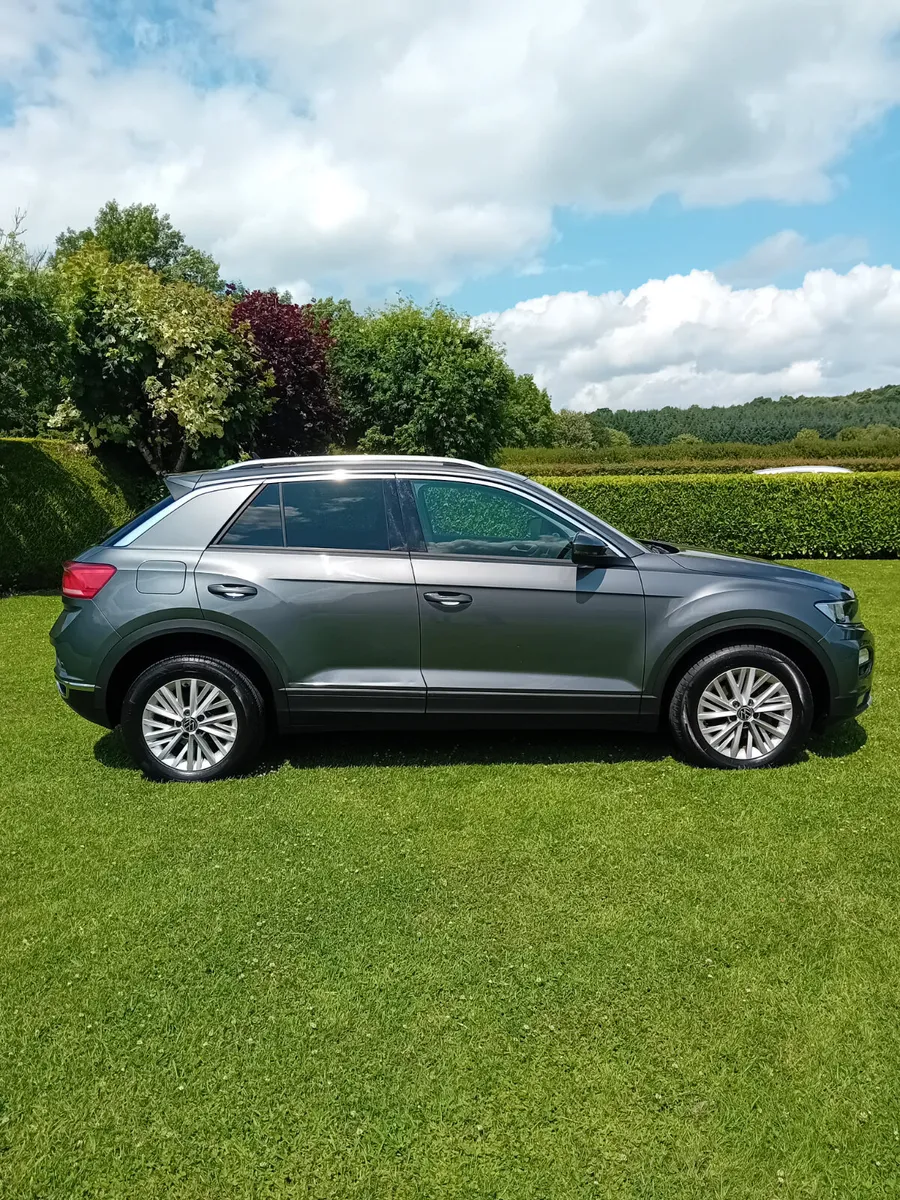 Volkswagen T-Roc 2021 - Image 2
