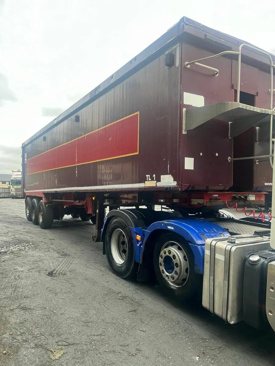 2005 Weightlifter Bulk Tipping Trailer - Image 1