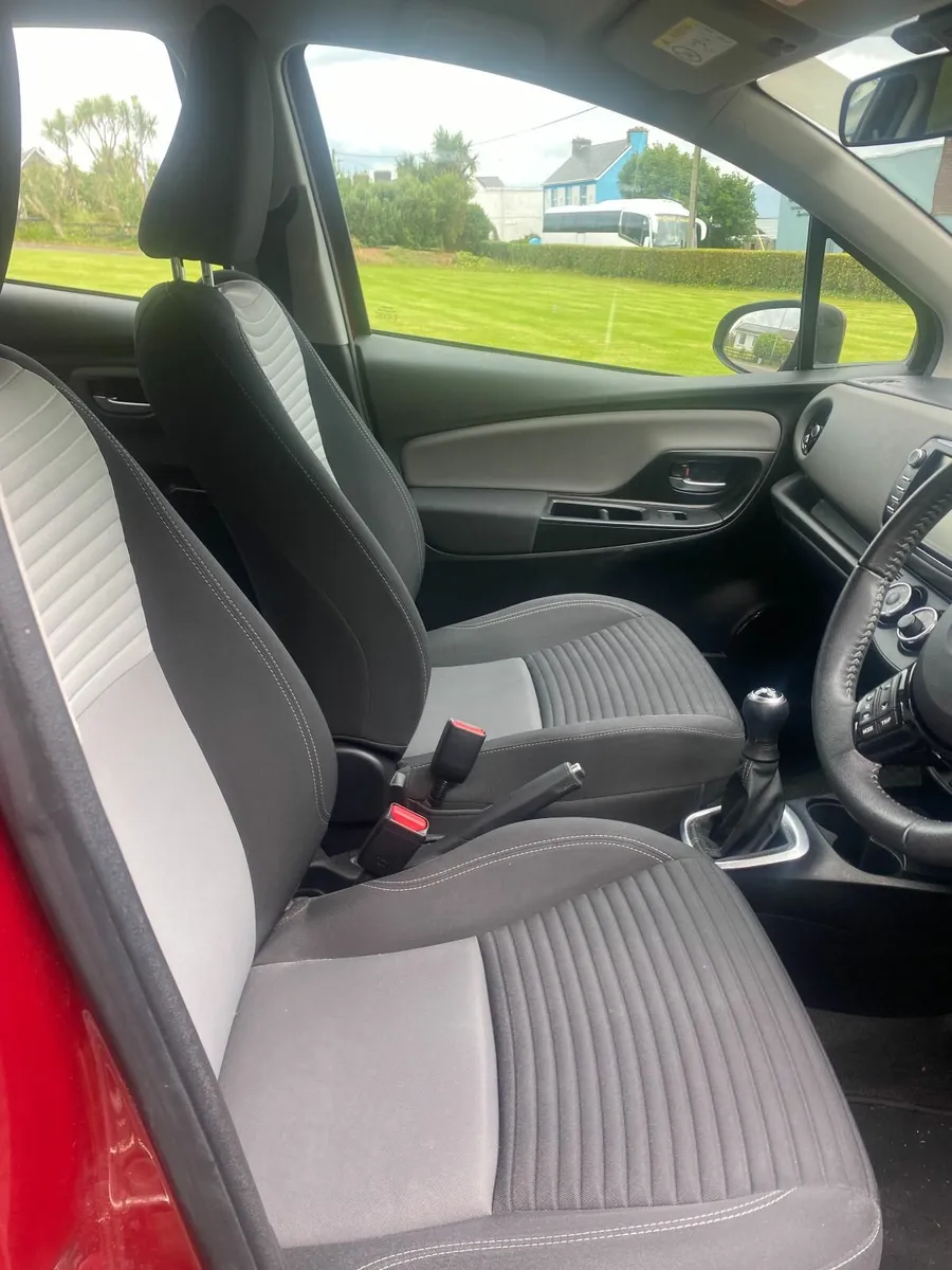 Toyota Yaris 2020 - Image 2