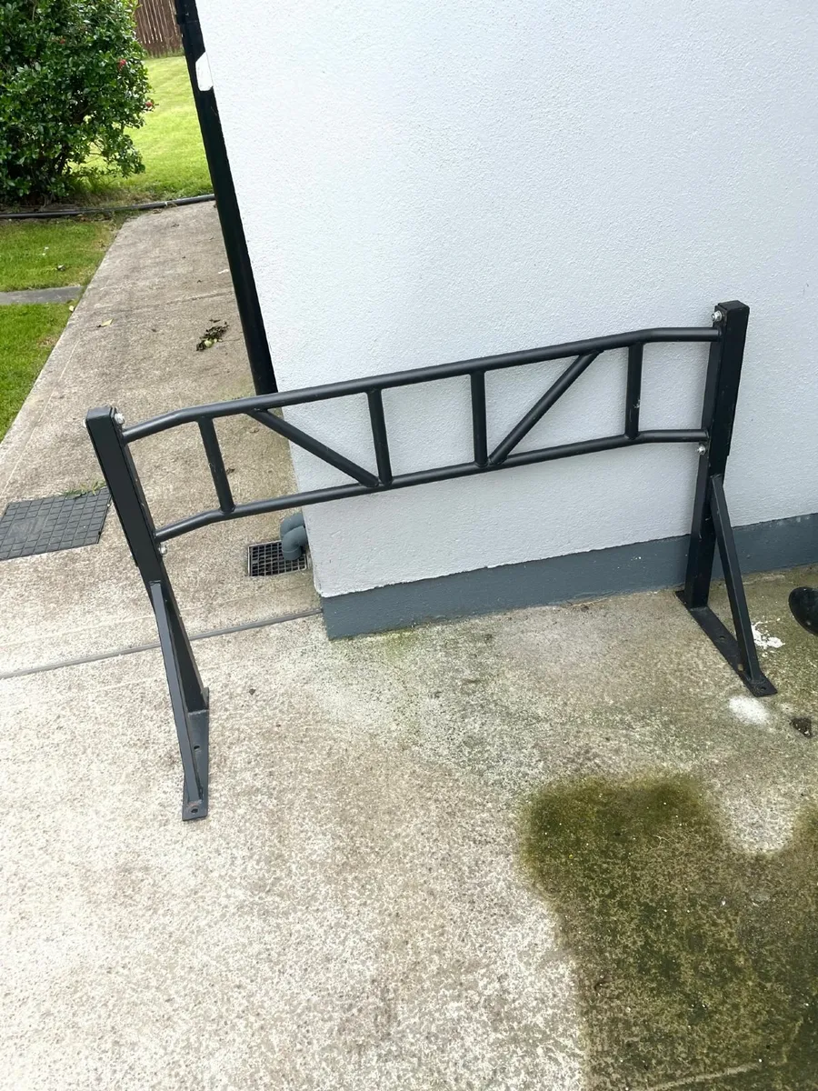 Wall Mounted Multi-Grip Chin/Pull Up Bar
