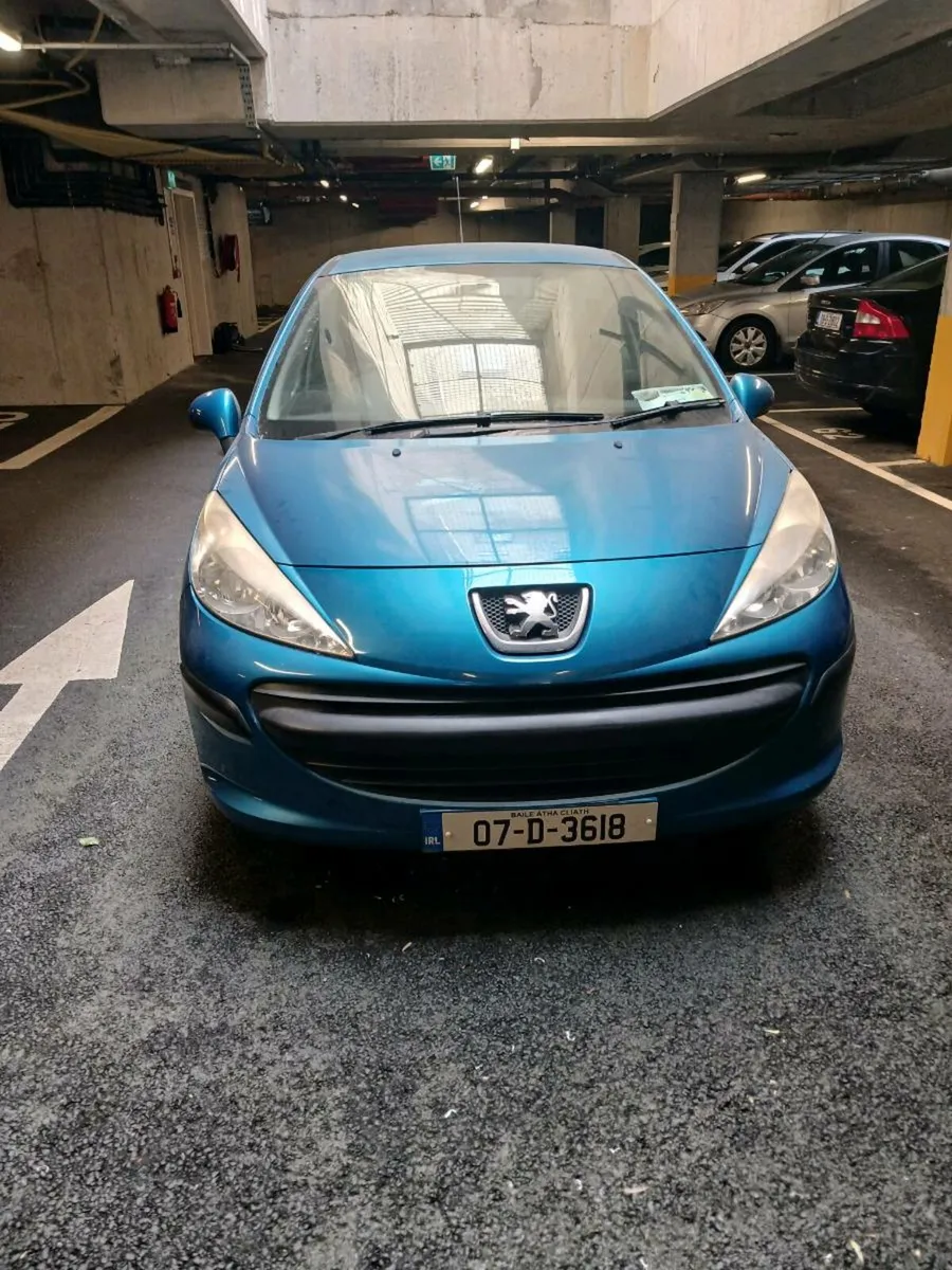 Car - Image 1