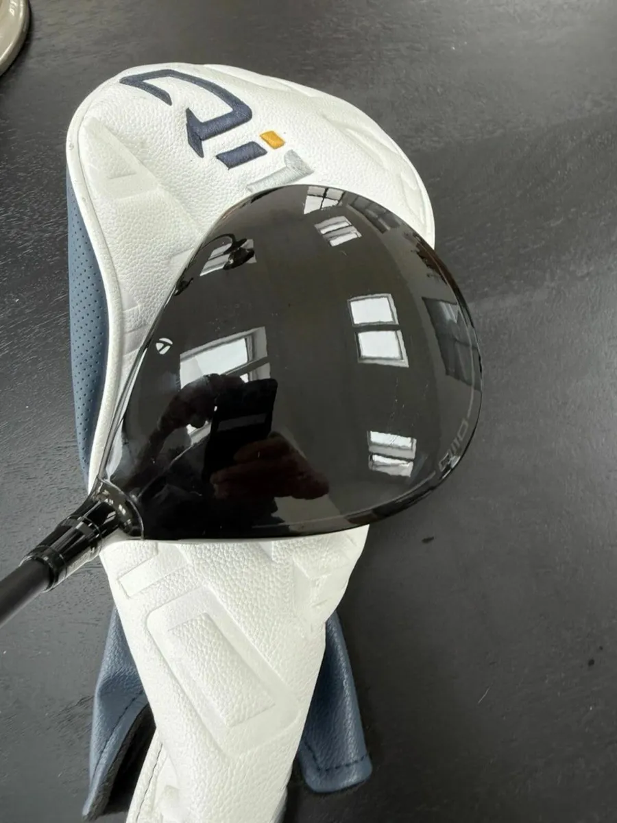 TAYLORMADE QI10 DRIVER 12 DEGREES REG FLEX VENTUS - Image 1