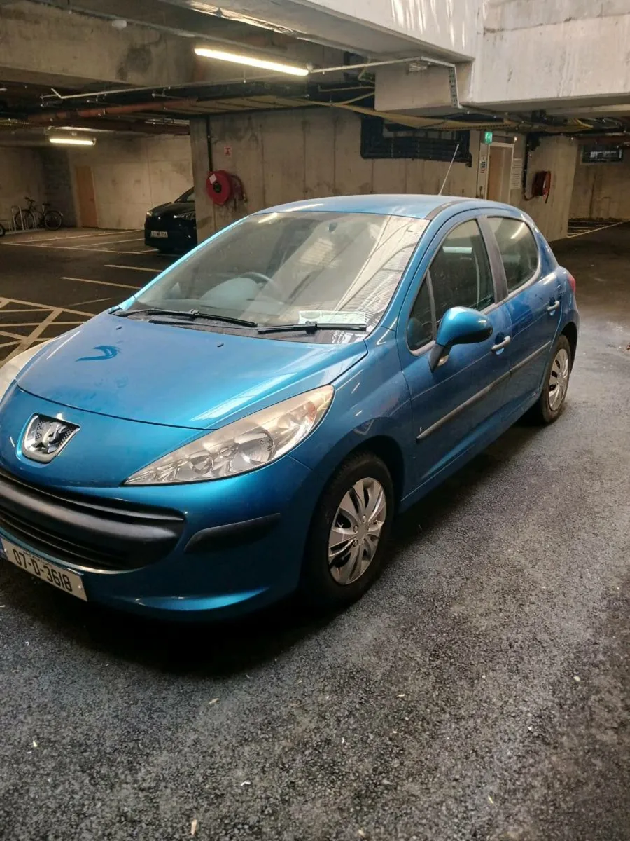 Car - Image 3